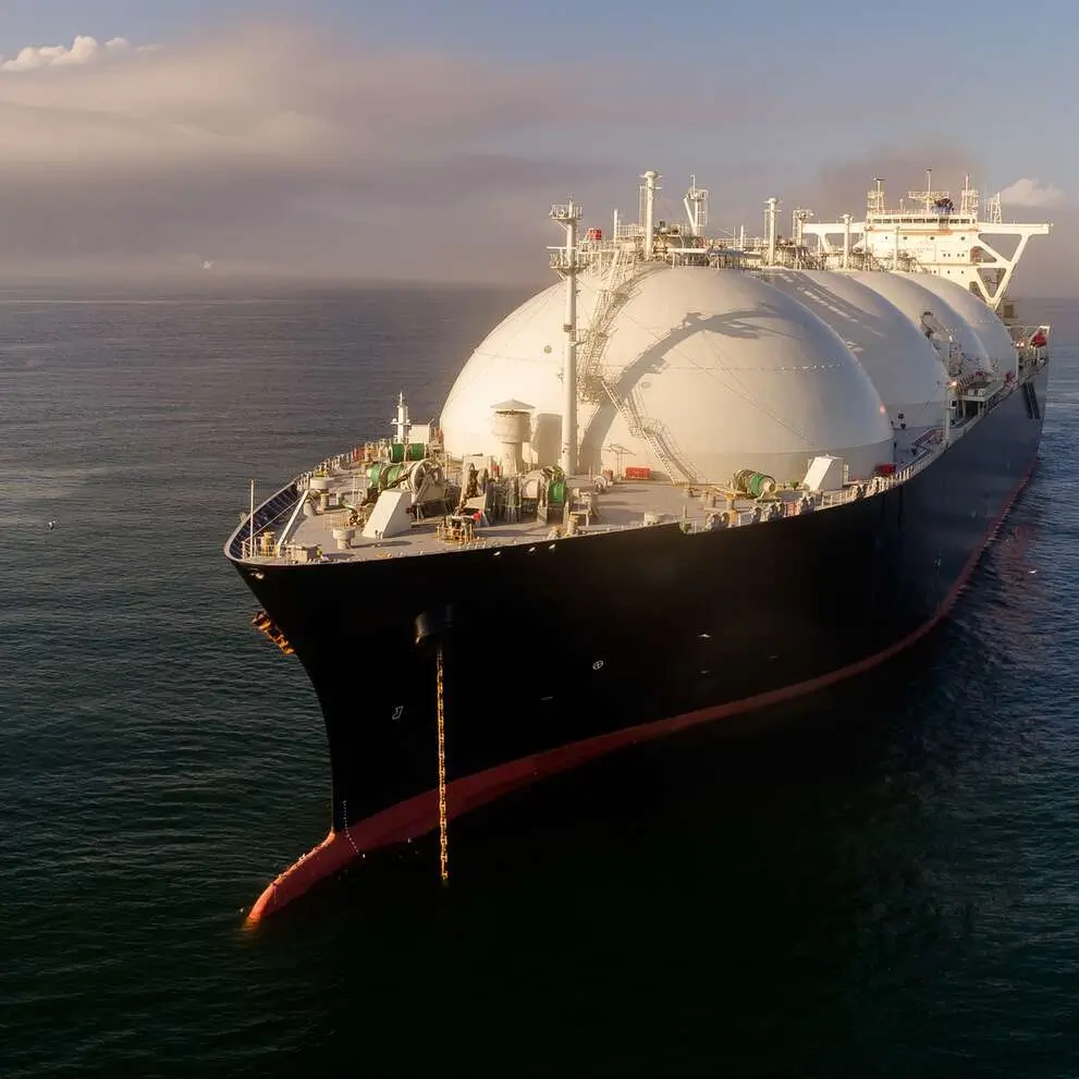 Unnic LNG technical team performing maritime engineering consultancy and vessel inspections